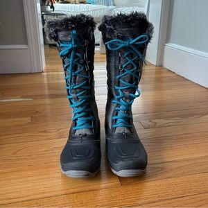 The North Face Shellista II Black Boots with Blue Laces